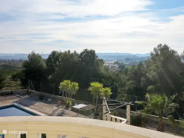 Casa Sol Montroy Valencia, España en España, Valencia, Montroy - casa vacacional La hermosa vista despejada de los huertos de naranjos y almendros.