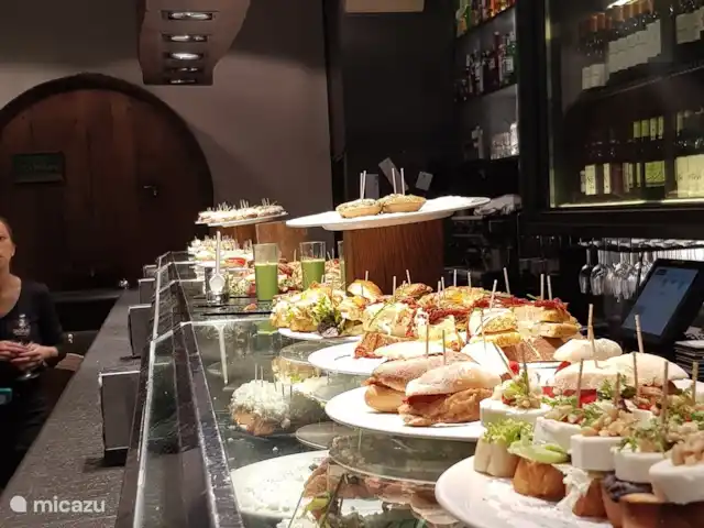 Casa Sol Montroy Valencia, España en España, Valencia, Montroy - casa vacacional Estupendas tapas y pinchos en Valencia. Sagardi u Orio son restaurantes muy conocidos en Valencia.