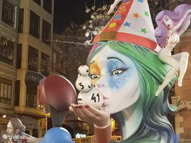 Casa Sol Montroy Valencia, España en España, Valencia, Montroy - casa vacacional fantásticas creaciones falleras en valencia