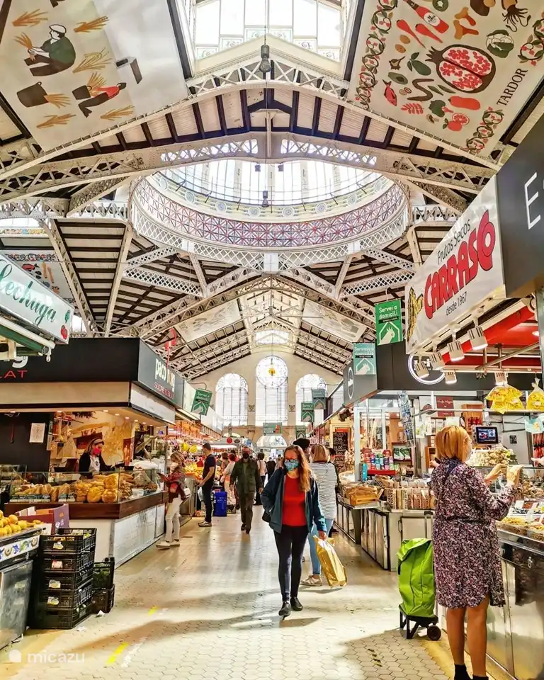 Definitivamente vale la pena visitar el hermoso mercado de Valencia.