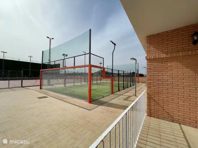 Casa Sol Montroy Valencia, España en España, Valencia, Montroy - casa vacacional Tanto en Real de Montroy como en Montserrat hay posibilidades de alquilar una pista de pádel.