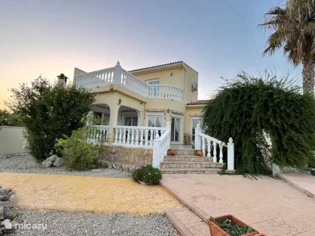 Casa Sol Montroy Valencia, España en España, Valencia, Montroy - casa vacacional Una casa preciosa con varios porches y magníficas vistas