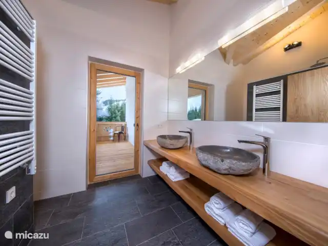 Location de Vacances Autriche, Salzburgerland, Krimml, chalet - Chalet Zillertal Arena 1 Salles de bains spacieuses