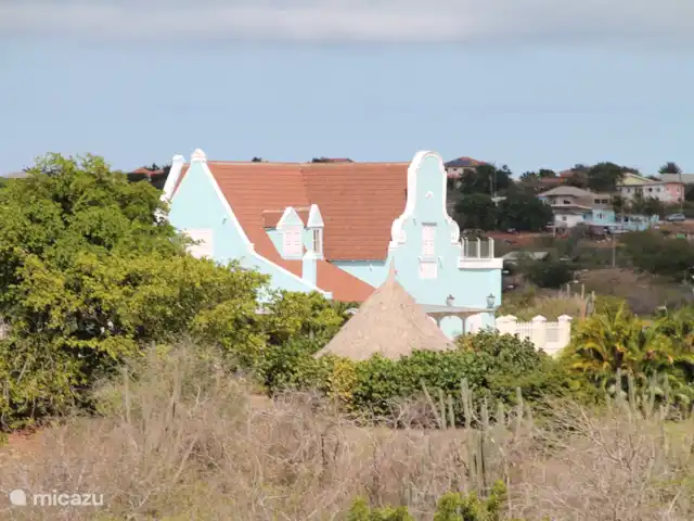 Location de Vacances Curaçao, Banda Ariba (est), Brakkeput Abou, appartement - H&M apartments Curaçao Vue de cette belle maison de campagne depuis le porche