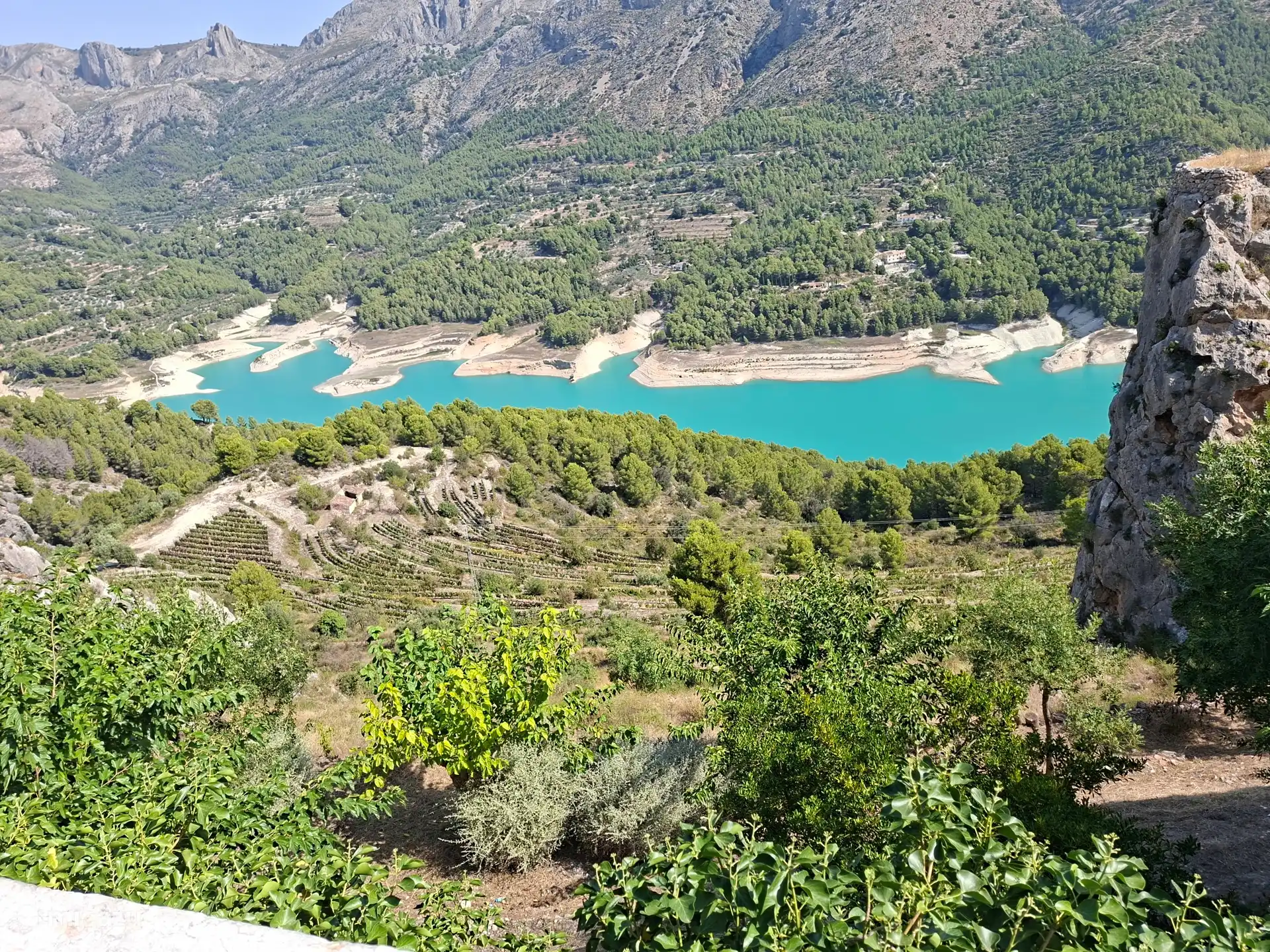Una excursión de un día a Guadalest y a las cascadas de Algar también merece la pena 