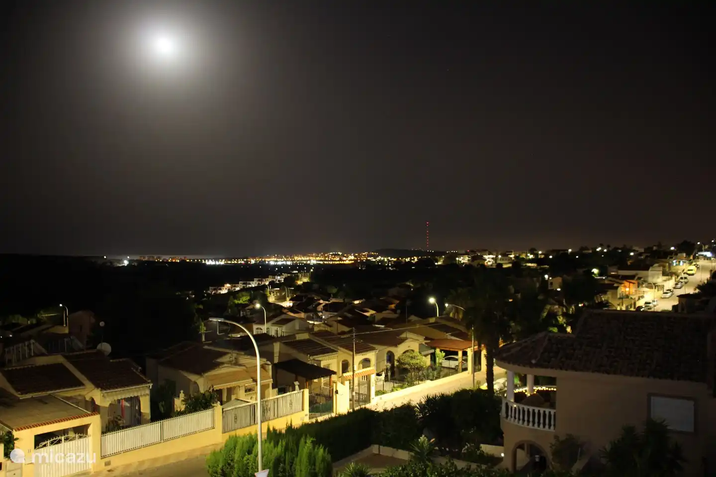 Vista nocturna de Guardamar del Segura