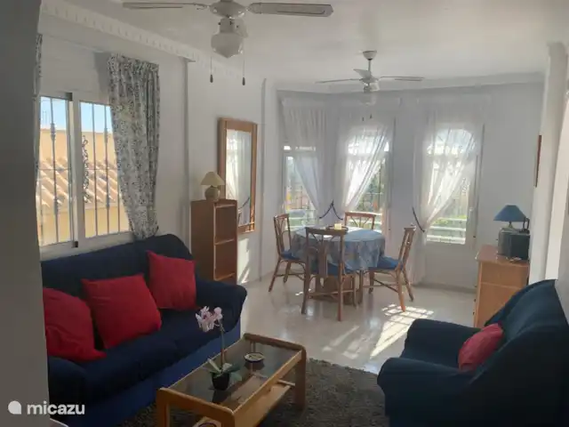 villa huren in Spanje, Costa Blanca, San Fulgencio La Marina – Casa Yepaza * 25 min van Alicante* Woonkamer met eethoek