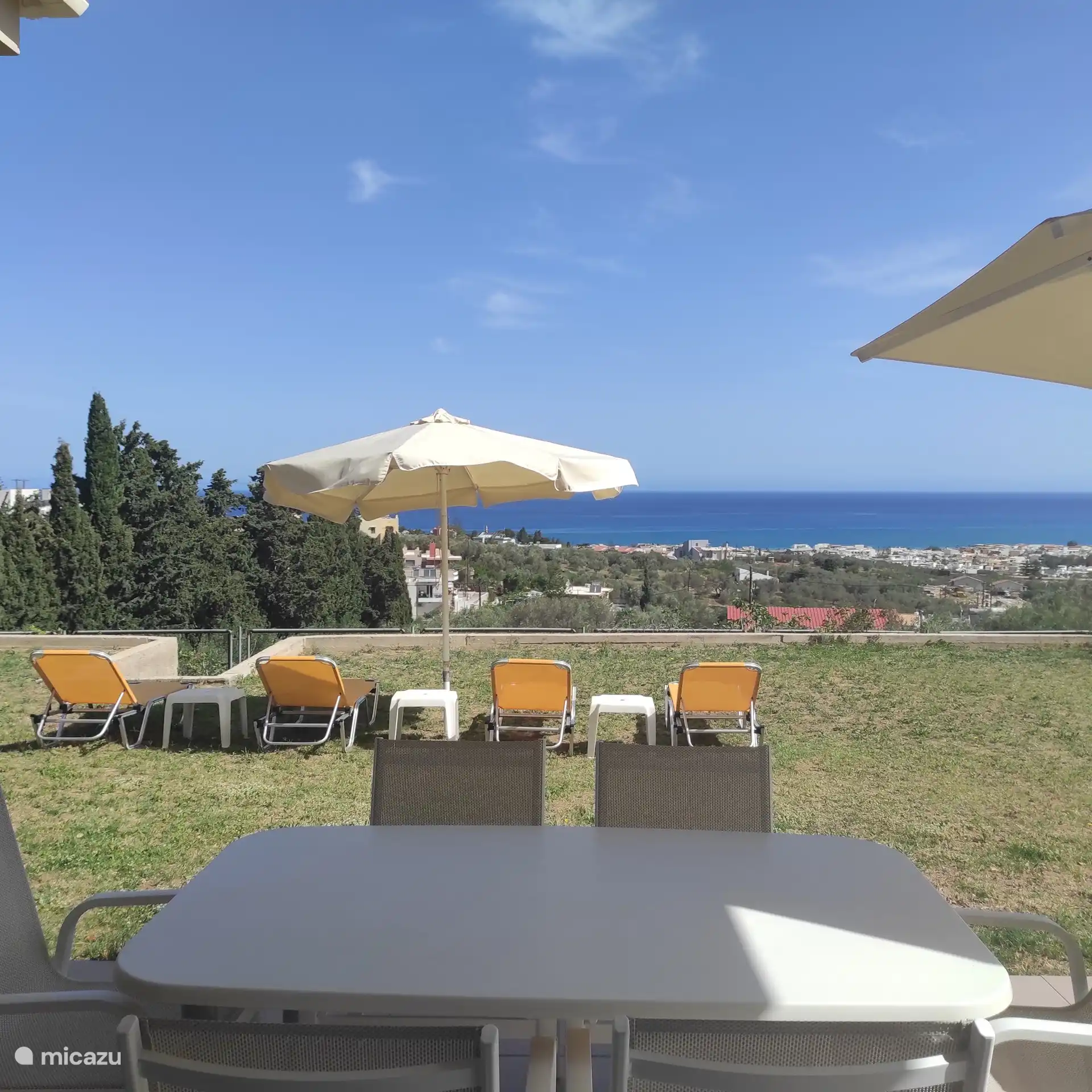 Terraza con vista al mar