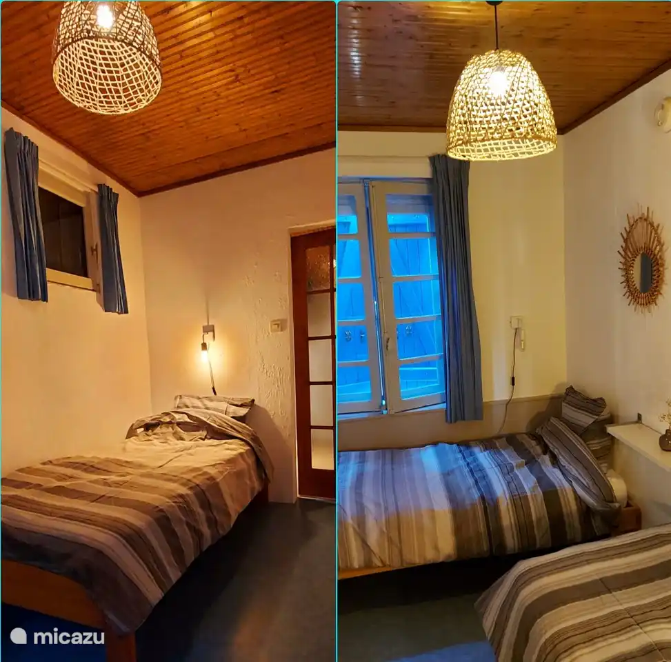 Das Schlafzimmer mit zwei Einzelbetten.