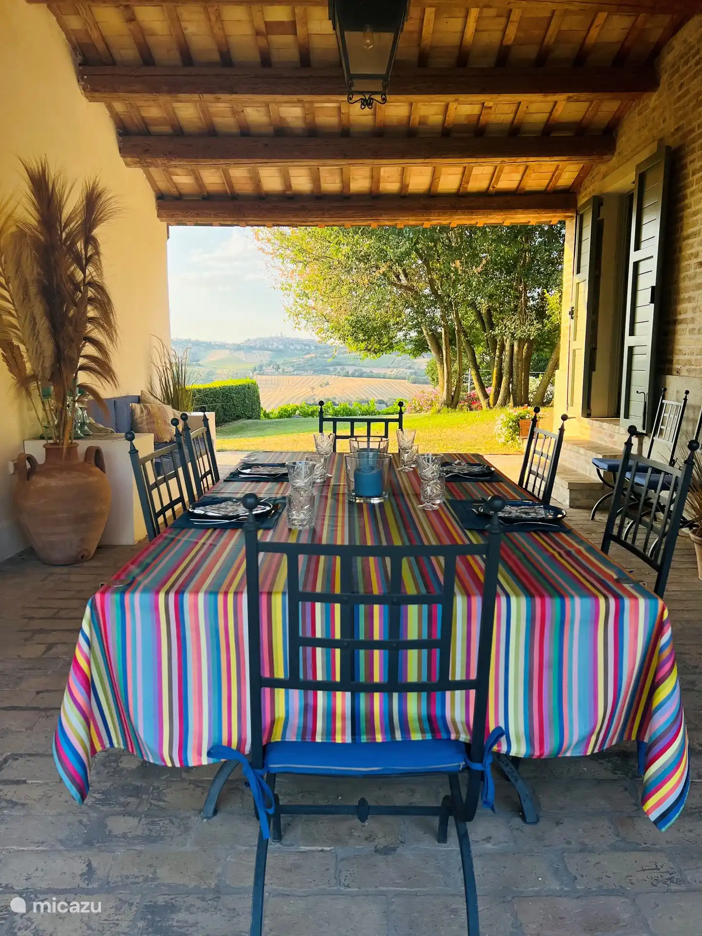 Esstisch im Tunnel del Vento 