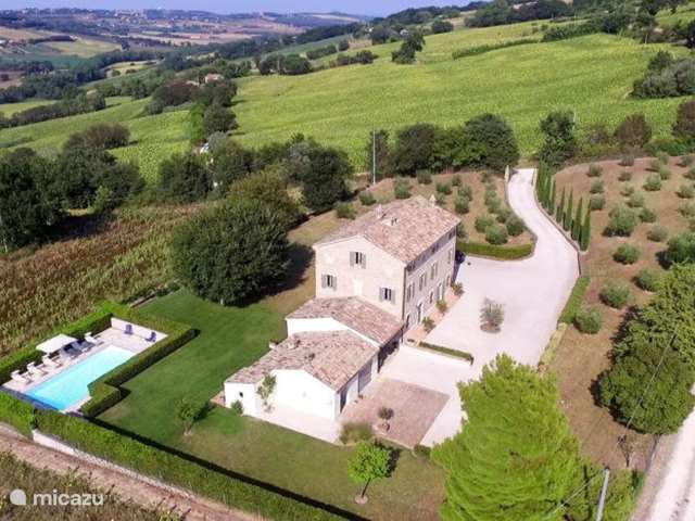 Holiday home in Italy, Marche, Montecosaro - villa Celestino