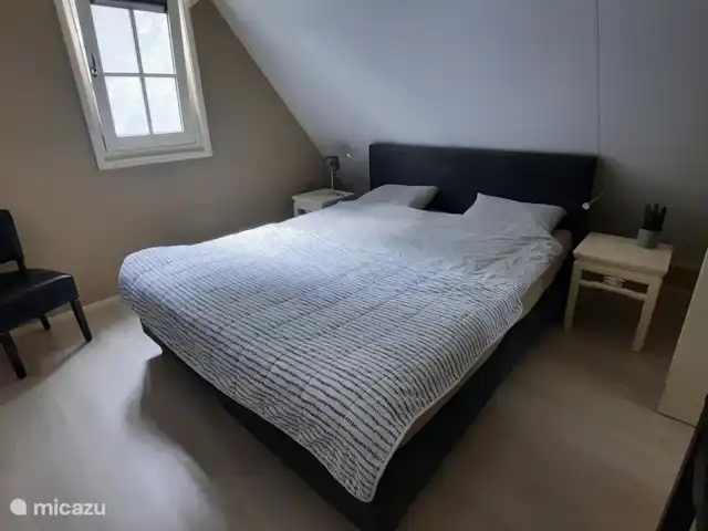 Casa Boschlust en Países Bajos, Güeldres, Hulshorst (Veluwemeer) - bungaló ¡Despierta descansado en esta cama Pullman Boxspring!