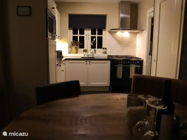 Casa Boschlust en Países Bajos, Güeldres, Hulshorst (Veluwemeer) - bungaló ¡La cocina está totalmente equipada! ¡Del lavavajillas al horno donde puedes preparar fácilmente 4 pizzas al mismo tiempo!