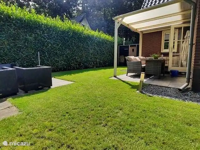 Casa Boschlust en Países Bajos, Güeldres, Hulshorst (Veluwemeer) - bungaló Incluso en el patio trasero todavía puedes imaginarte en el bosque.