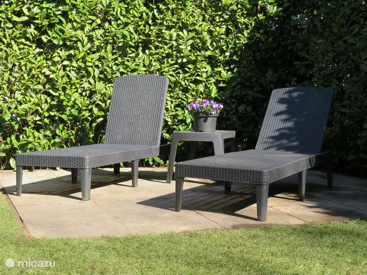 Huize Boschlust hat mehrere Terrassen sowohl im Schatten als auch in der Sonne