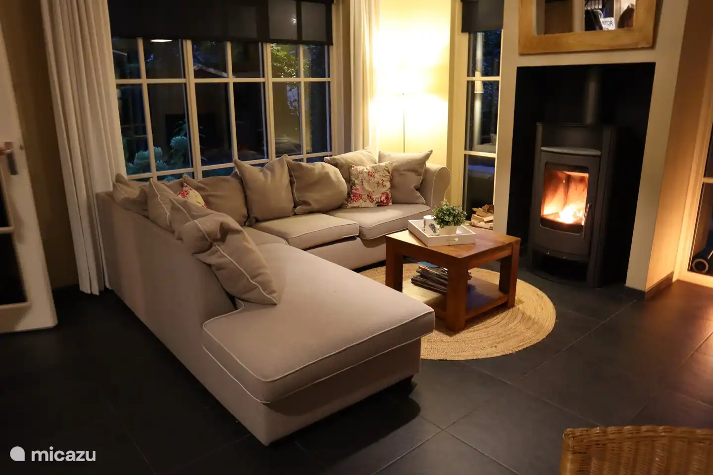 Gemütliches Wohnzimmer mit Kamin!