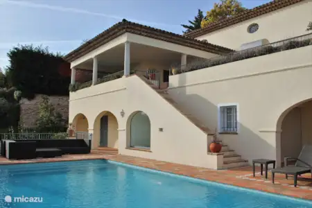 Vakantiehuis Frankrijk, Côte d´Azur, Sainte-Maxime villa Villa Amelie met zwembad en zeezicht Vakantiehuis Frankrijk, Côte d´Azur, Sainte-Maxime villa Villa Amelie met zwembad en zeezicht