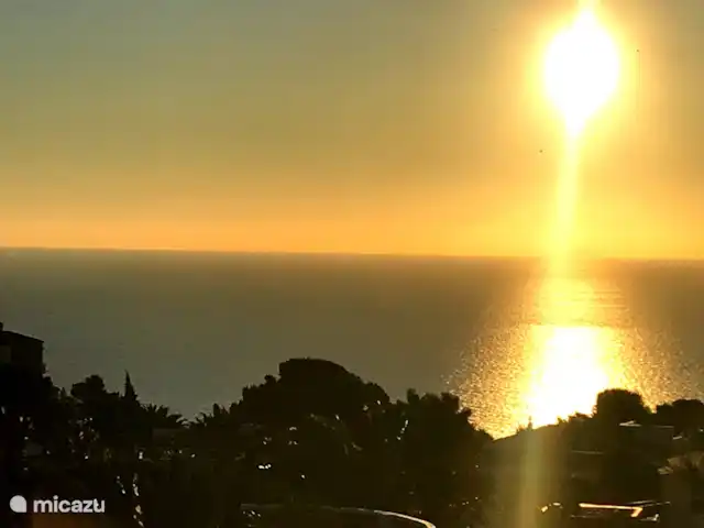 Vista Solvarez avec des VUES PARFAITES SUR LA MER | Espagne, Costa Blanca, Jávea - villa Vue le matin avec le soleil levant.