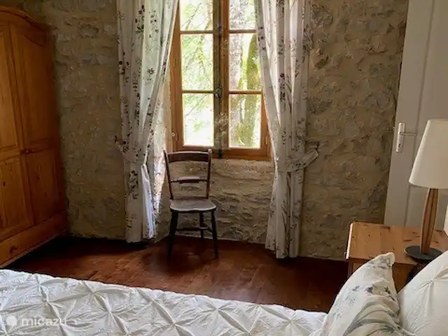 Location de Vacances France, Dordogne, Degagnac, maison de vacances - La Chouette Fenêtre de la chambre 1