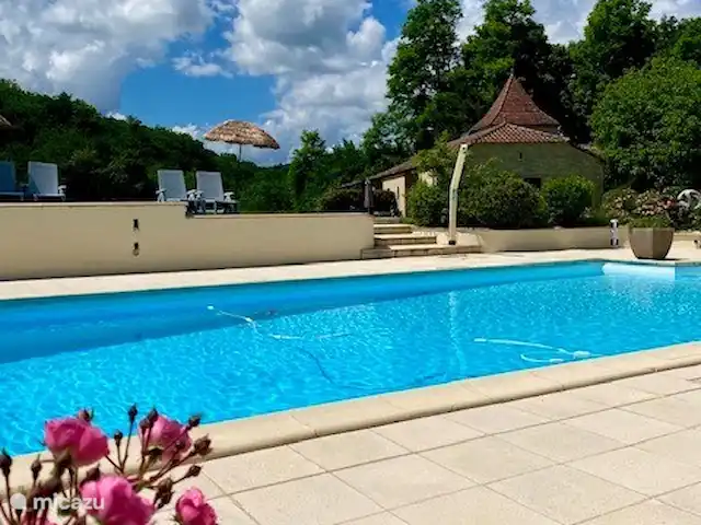 Location de Vacances France, Dordogne, Degagnac, maison de vacances - La Chouette piscine