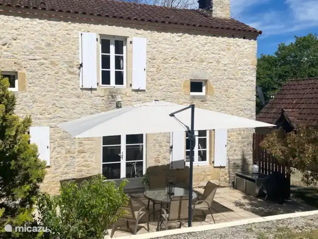 Location de Vacances France, Dordogne, Degagnac, maison de vacances - La Chouette terrasse