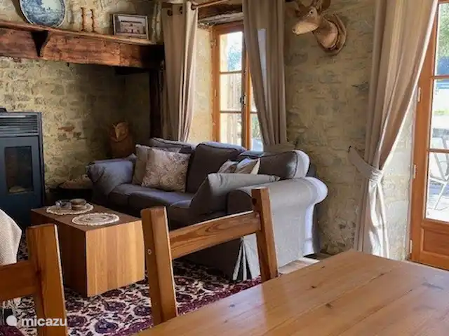 Location de Vacances France, Dordogne, Degagnac, maison de vacances - La Chouette table à manger