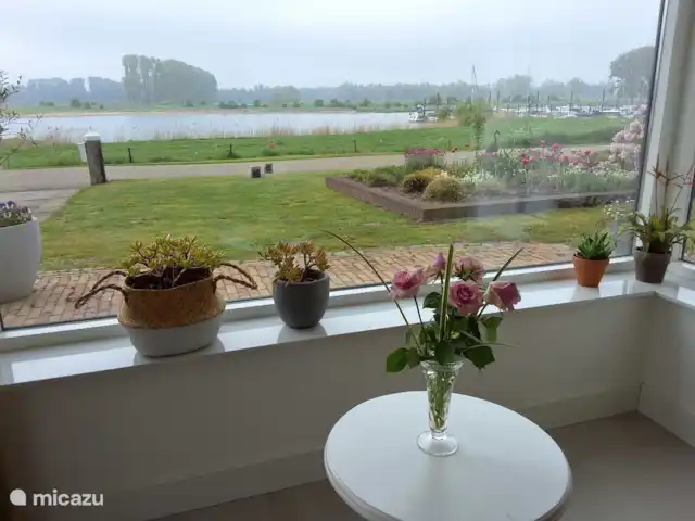 Location de Vacances Pays-Bas, Utrecht, Wijk bij Duurstede, maison de vacances - Lieu unique sur l'eau Belle vue sur l’eau depuis la véranda