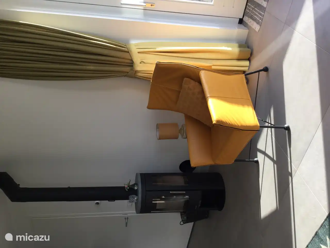 Der Holzofen hat einen herausragenden Platz im Haus. Dies wird nur im Winter verwendet.