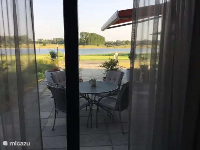 Location de Vacances Pays-Bas, Utrecht, Wijk bij Duurstede, maison de vacances - Lieu unique sur l'eau Qui ne voudrait pas se réveiller si merveilleusement au rez-de-chaussée avec cette belle vue
