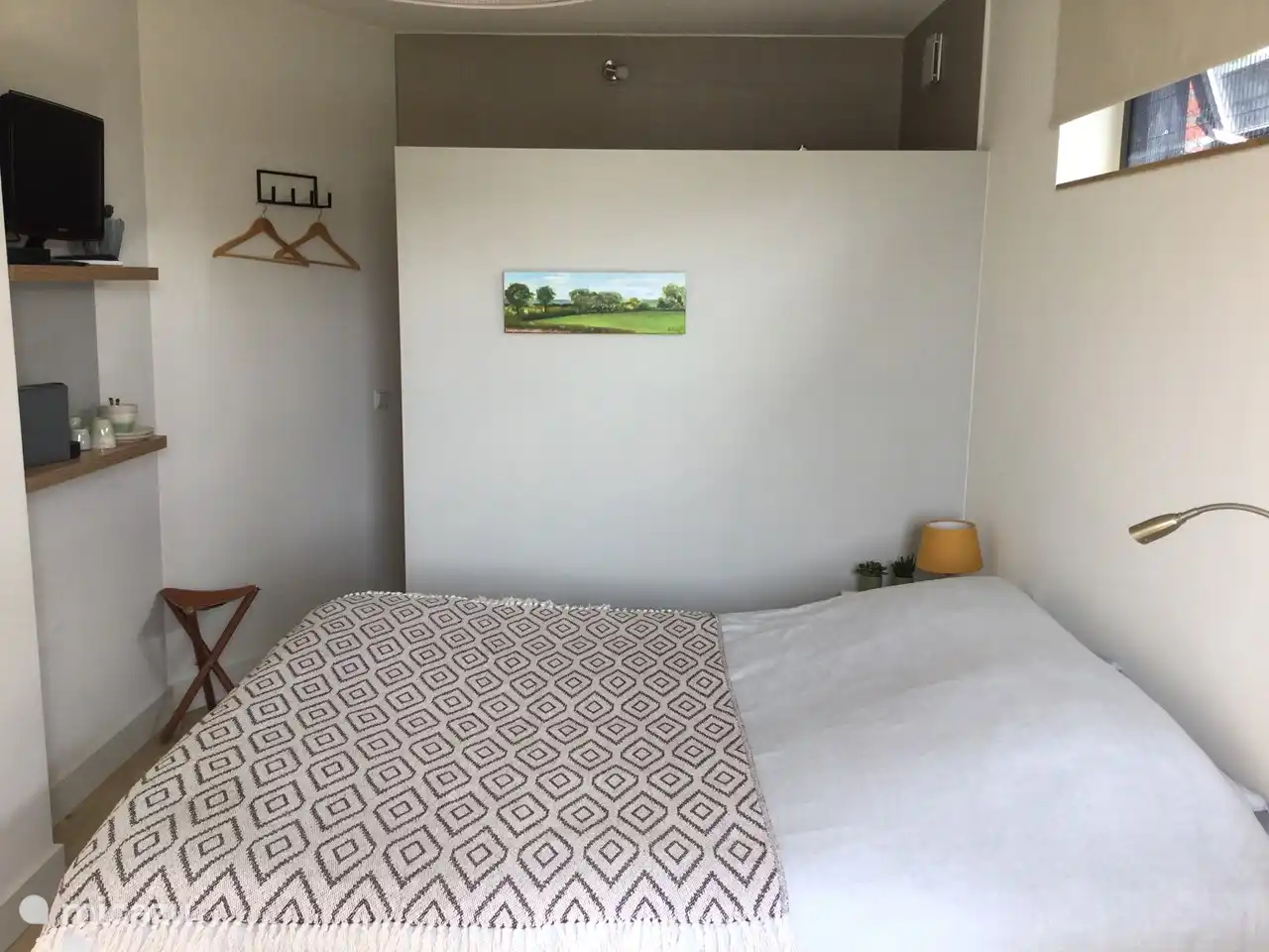 Ein schönes Schlafzimmer im Erdgeschoss mit Dusche und WC