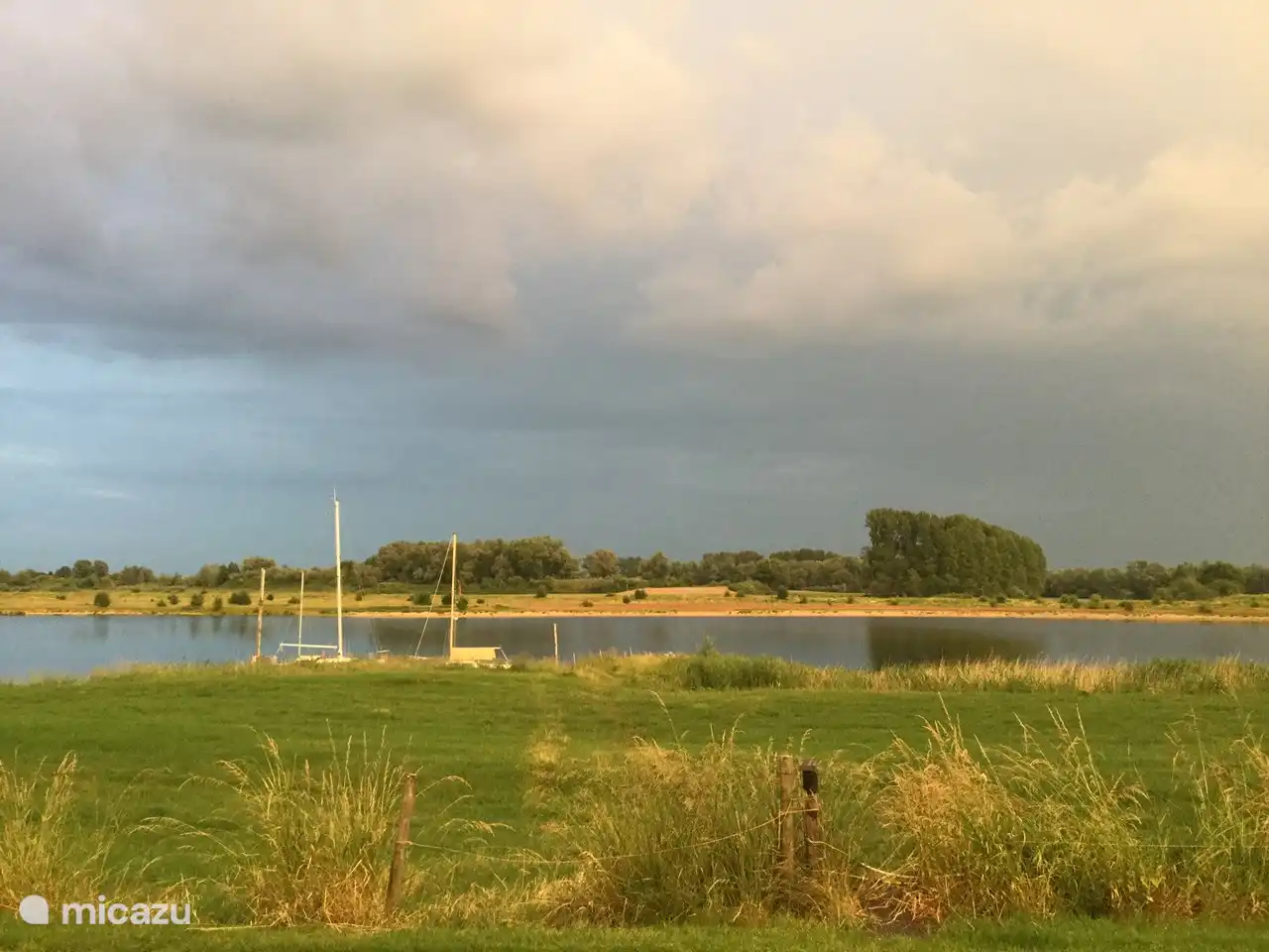 Abendsonne über dem Wasser