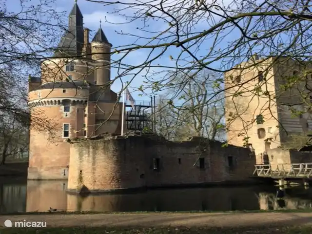 Location de Vacances Pays-Bas, Utrecht, Wijk bij Duurstede, maison de vacances - Lieu unique sur l'eau Château de la ville accessible à pied au milieu de la forêt. Une très belle promenade et de là, vous pouvez visiter la vieille ville.