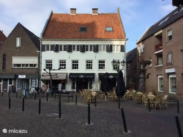 Location de Vacances Pays-Bas, Utrecht, Wijk bij Duurstede, maison de vacances - Lieu unique sur l'eau De chez vous, vous pouvez visiter notre belle ville et profiter de diverses terrasses, restaurants et cafés confortables.