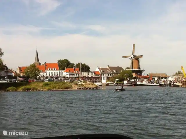 Location de Vacances Pays-Bas, Utrecht, Wijk bij Duurstede, maison de vacances - Lieu unique sur l'eau Vue panoramique sur la magnifique vieille ville de Wijk bij Duurstede, située à l'intersection du canal Amsterdam-Rhin