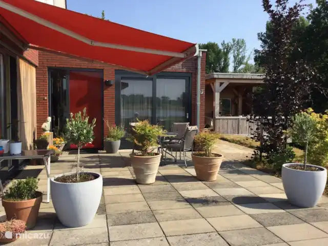 Location de Vacances Pays-Bas, Utrecht, Wijk bij Duurstede, maison de vacances - Lieu unique sur l'eau Soleil toute la journée et vue sur l'eau et les bateaux