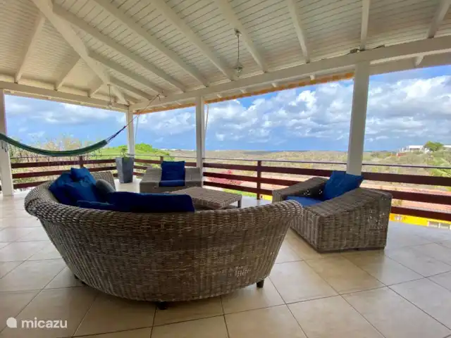 vakantiehuis huren in Curaçao, Banda Ariba (oost), Jan Thiel – Vakantie Villa Micazu Curacao 25 p teras penbthouse