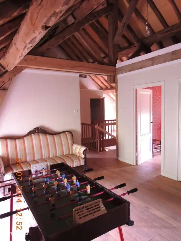 Landing on 2nd floor.