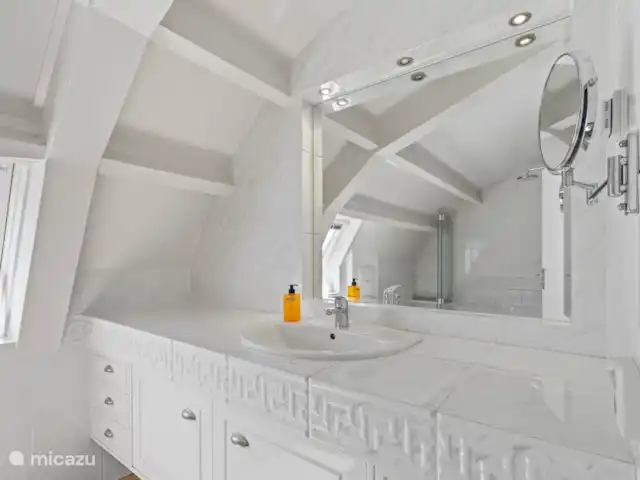 Le plus bel endroit de Noordwijk | Pays-Bas, Hollande méridionale, Noordwijk - maison de vacances Salle de bain, miroir, lavabo
