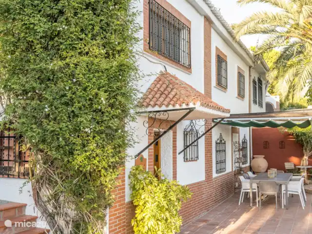 El Valle, casa El Laurel | Espagne, Andalousie, Durcal - maison de vacances entrée de la maison depuis la terrasse privée