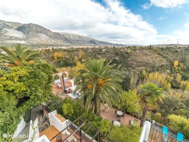 El Valle, casa El Laurel | Espagne, Andalousie, Durcal - maison de vacances vue sur nos terrasses et les environs depuis le point le plus haut.
