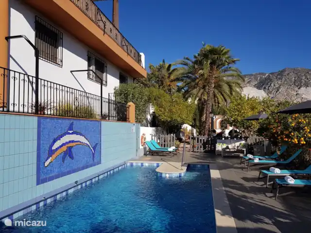 El Valle, casa El Laurel | Espagne, Andalousie, Durcal - maison de vacances eh bien, une eau bleue claire, tout comme le ciel bleu ...