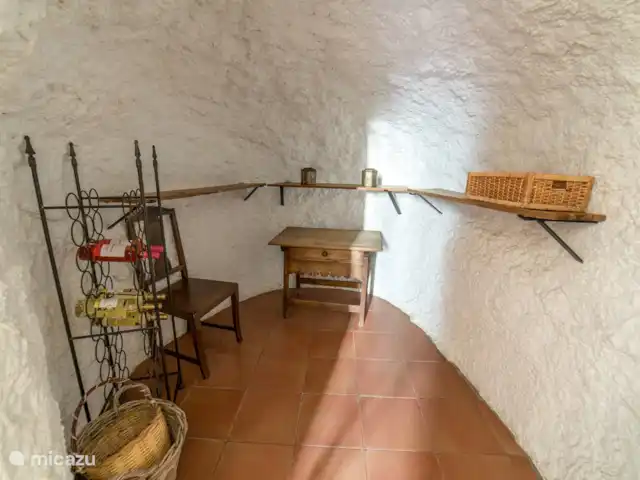 El Valle, casa El Laurel | Espagne, Andalousie, Durcal - maison de vacances cave à vin, pouvant également servir de garde-manger.
