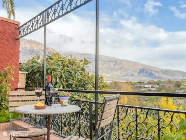 El Valle, casa El Laurel | Espagne, Andalousie, Durcal - maison de vacances vue sur la montagne depuis la terrasse privée.