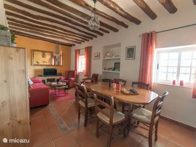 El Valle, casa El Laurel | Espagne, Andalousie, Durcal - maison de vacances séjour spacieux avec coin salon et salle à manger.