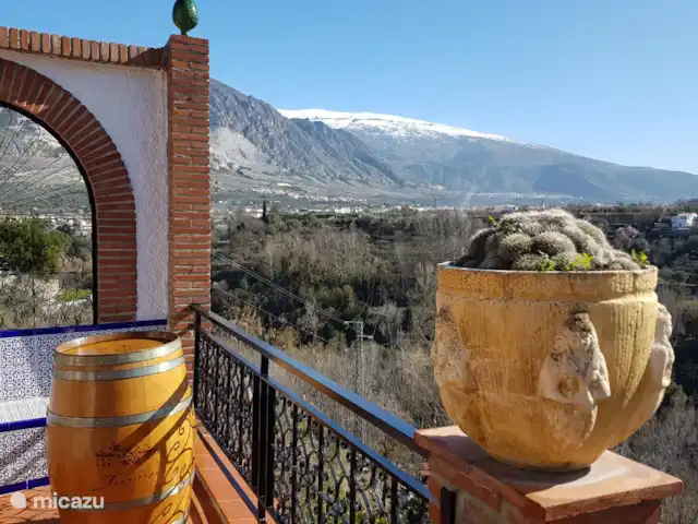 El Valle, casa El Laurel | Espagne, Andalousie, Durcal - maison de vacances de notre propre casa vue rurale sur les sommets enneigés de la Sierra Nevada.