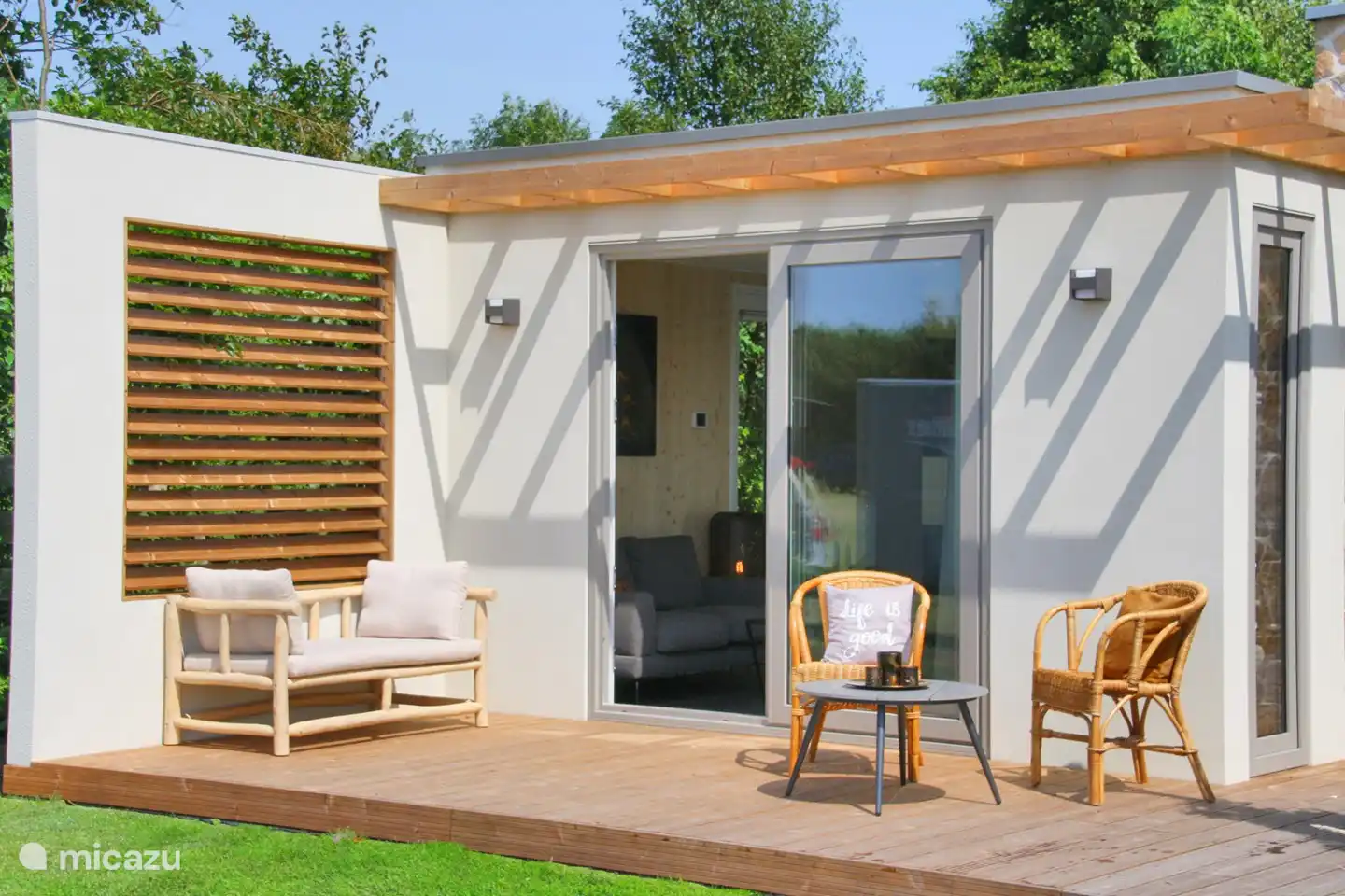 Außerhalb der Logde