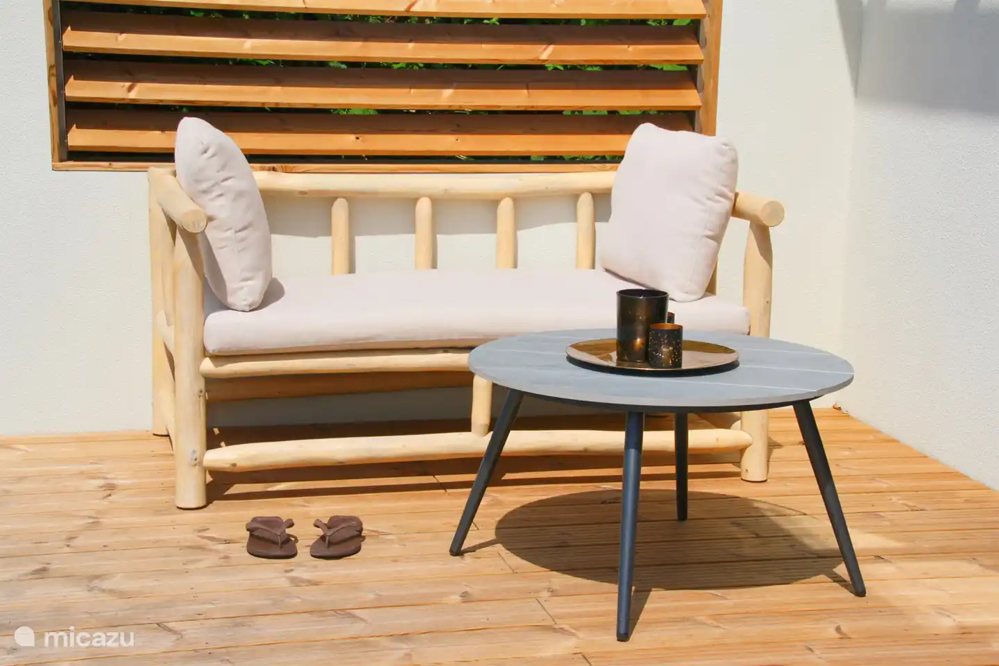 Die Sonne auf der Terrasse genießen