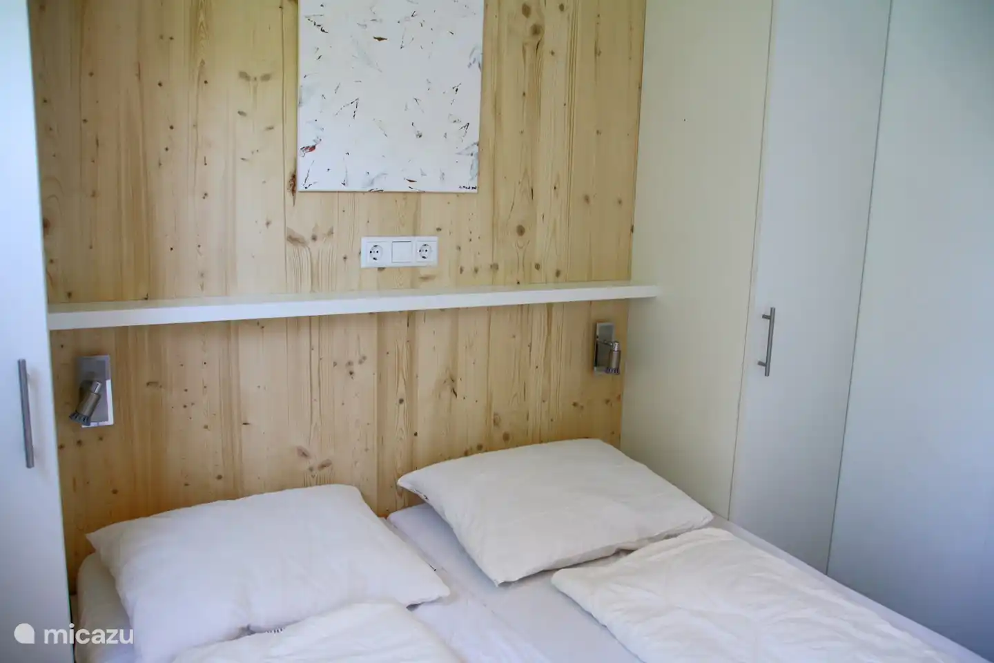 Doppelzimmer mit Kleiderschrank