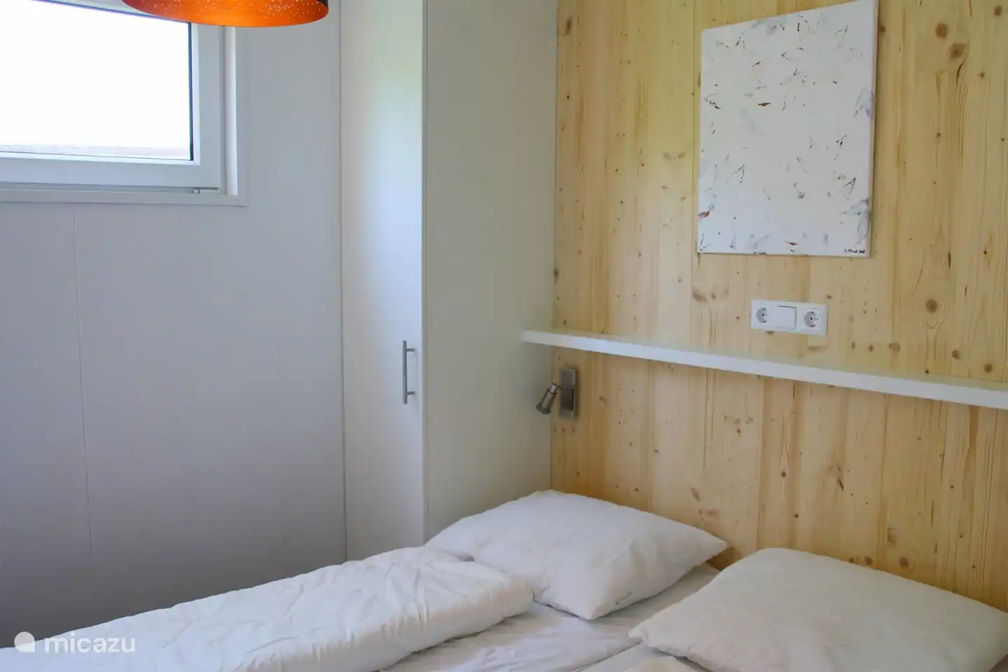 Doppelzimmer mit Kleiderschrank