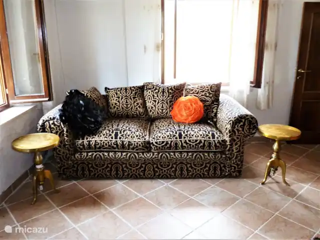 Villa San Vitale Bed & Breakfast 2p huren in Italië, Marche, San Lorenzo In Campo - bed & breakfast Gianni Versace-bank in Gianni